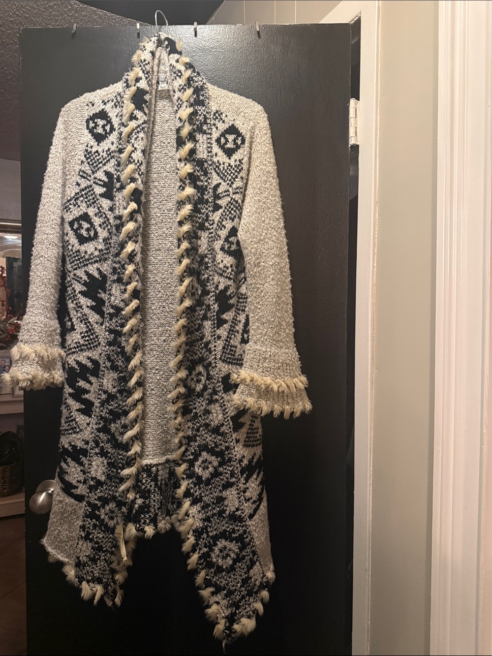 VENUS Cream and Black Fringe Open-Front Patterned Cardigan